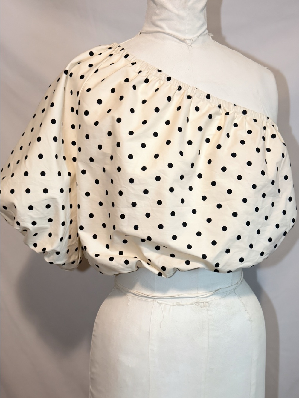 One-Shoulder Polka Dot Bubble crop top in Cream and Black